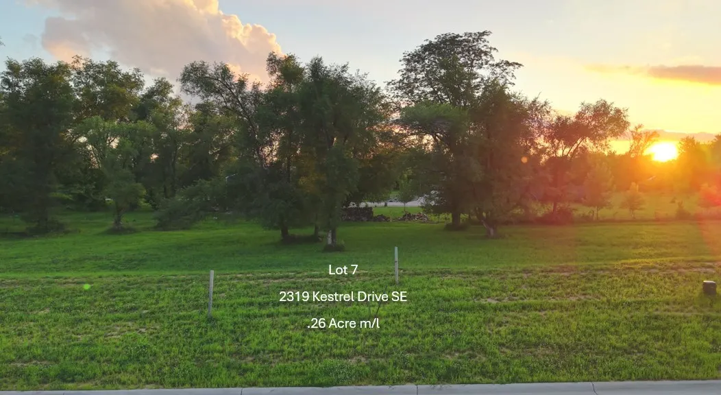 2319 Kestrel Drive SE, Cedar Rapids, Iowa 52403 – Property Featured Image