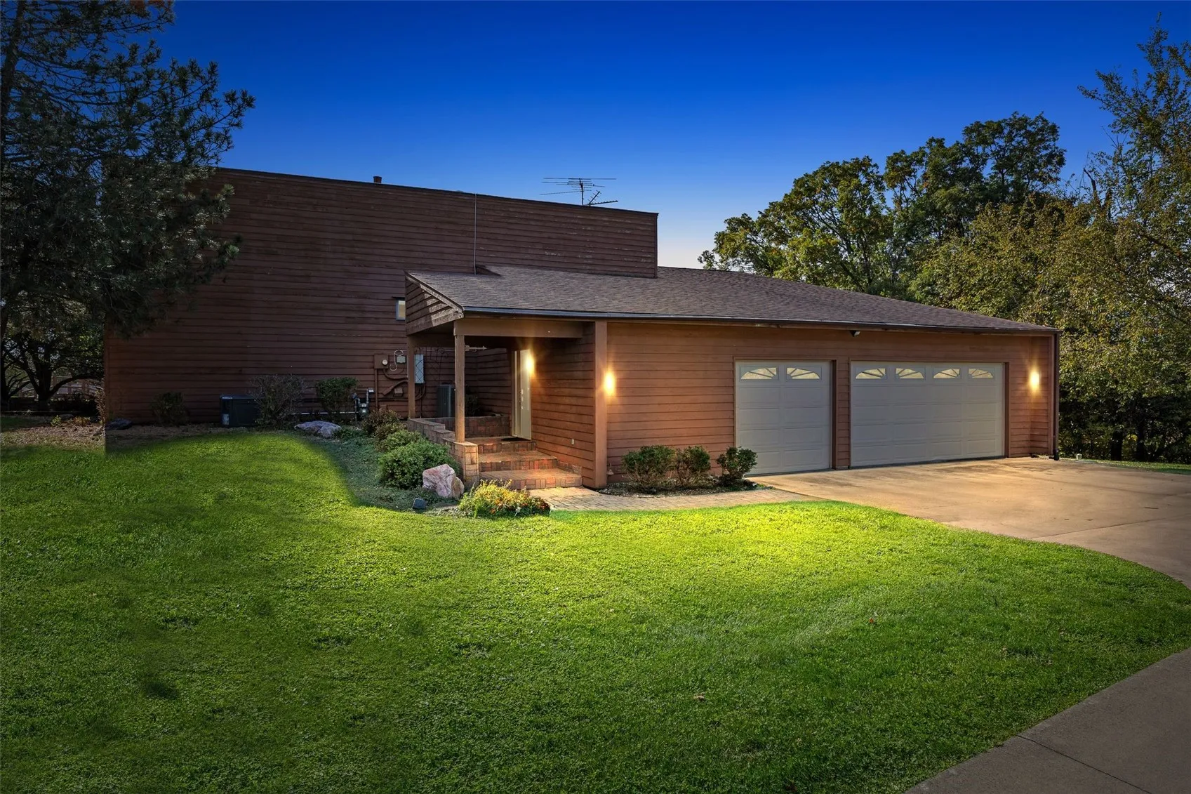 131 Rosedale Road SE, Cedar Rapids, Iowa 52403 – Property Featured Image