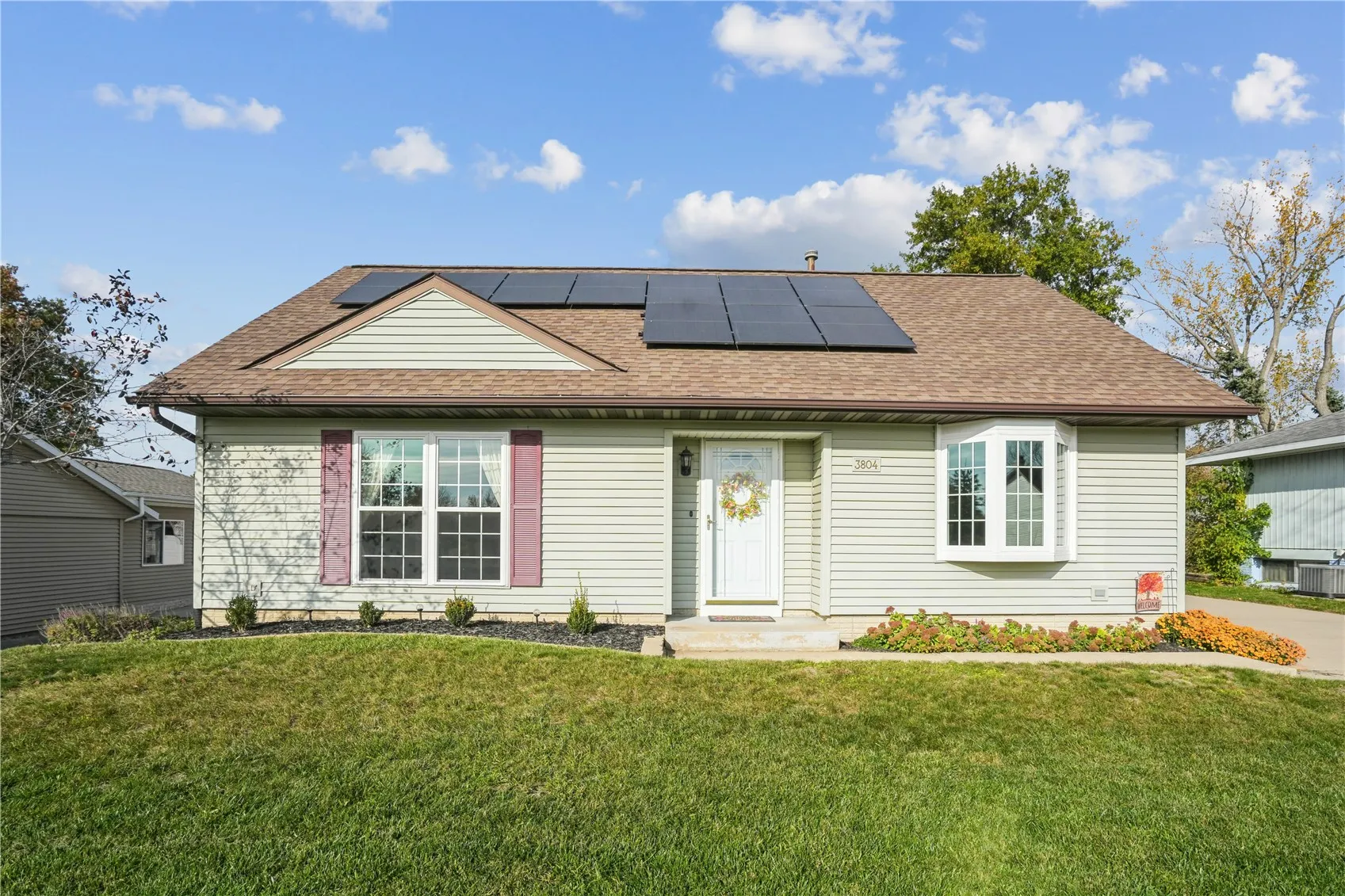 3804 Blue Mound Dr NE, Cedar Rapids, Iowa 52402 – Property Featured Image