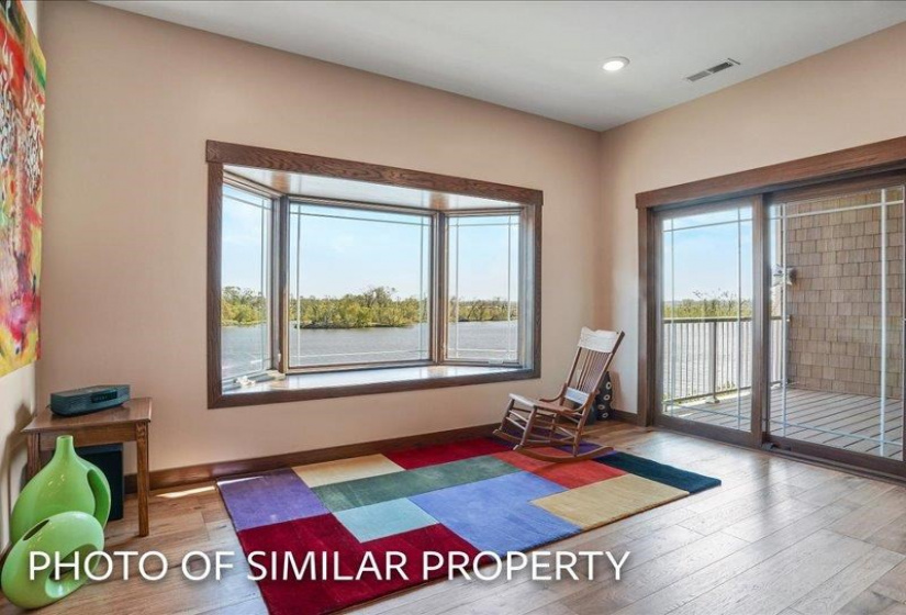 Similar Property Bay window overlooks River and doors to deck