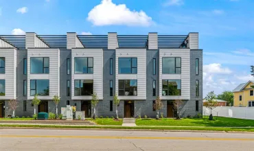 14 Lincoln Ave #4, Iowa City, Iowa 52246, 2 Bedrooms Bedrooms, ,2 BathroomsBathrooms,Residential,For Sale,Lincoln Ave #4,202305106