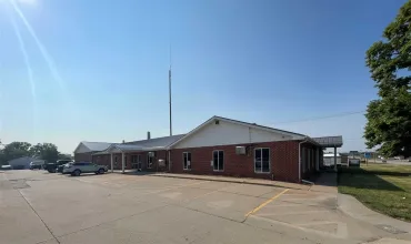 Commercial Sale,5900 6th St SW, Cedar Rapids, Iowa 52404,202400133