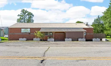 1747 Black Diamond Rd SW, Oxford, Iowa 52322, ,Commercial Sale,For Sale,Black Diamond Rd SW,202403509