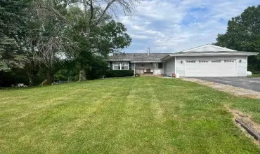 2380 Lilac Court, Fairfield, Iowa 52556, 4 Bedrooms Bedrooms, ,3 BathroomsBathrooms,Residential,For Sale,Lilac Court,202403620