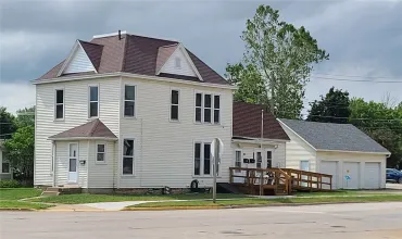 403 4th, Vinton, Iowa 52349, ,Residential,For Sale,4th,2402452