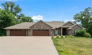 5220 Burr Oak, Cedar Rapids, Iowa 52404, 4 Bedrooms Bedrooms, 10 Rooms Rooms,3 BathroomsBathrooms,Residential,For Sale,Burr Oak,2404544