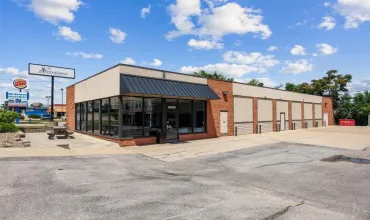 3108 Mt Vernon Road, Cedar Rapids, Iowa 52403, ,Commercial Sale,For Sale,Mt Vernon Road,2404444