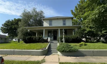 4 Bedrooms Bedrooms, 9 Rooms Rooms,1 BathroomBathrooms,Residential,224 Main, Oxford, Iowa 52322,2405496