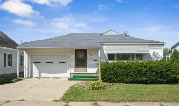 534 4th, Oelwein, Iowa 50662, 3 Bedrooms Bedrooms, ,1 BathroomBathrooms,Residential,For Sale,4th,2405819