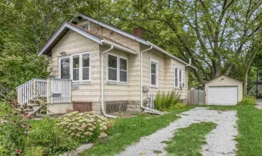 224 Benton St, Iowa City, Iowa 52246, 2 Bedrooms Bedrooms, ,1 BathroomBathrooms,Residential,For Sale,Benton St,202404985