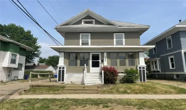 348 17th, Cedar Rapids, Iowa 52403, 3 Bedrooms Bedrooms, 7 Rooms Rooms,2 BathroomsBathrooms,Residential,For Sale,17th,2406057