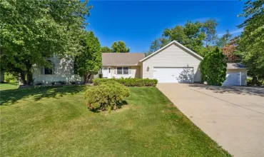 160 Landau St, Robins, Iowa 52328, 4 Bedrooms Bedrooms, ,3 BathroomsBathrooms,Residential,For Sale,Landau St,2406099