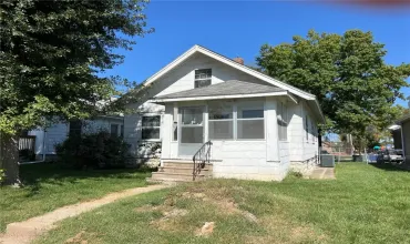 1144 C Avenue Northwest, Cedar Rapids, Iowa 52405, 3 Bedrooms Bedrooms, 6 Rooms Rooms,1 BathroomBathrooms,Residential,For Sale,C Avenue Northwest,2406488