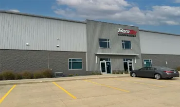 120 50th, Cedar Rapids, Iowa 52404, ,Commercial Lease,For Sale,50th,2406545