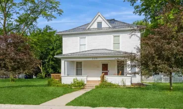 220 2nd St., West Branch, Iowa 52358, 3 Bedrooms Bedrooms, ,2 BathroomsBathrooms,Residential,For Sale,2nd St.,202405568