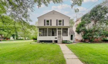 1027 3rd, Iowa City, Iowa 52240, ,Residential,For Sale,3rd,2403552