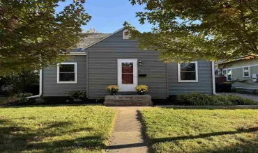 1604 Wilson St, Iowa City, Iowa 52245, 3 Bedrooms Bedrooms, ,2 BathroomsBathrooms,Residential,For Sale,Wilson St,202405852