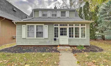 515 Ronalds St, Iowa City, Iowa 52246, 2 Bedrooms Bedrooms, ,1 BathroomBathrooms,Residential,For Sale,Ronalds St,202405979