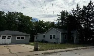 428 Kimball, Iowa City, Iowa 52245, 2 Bedrooms Bedrooms, ,1 BathroomBathrooms,Residential,For Sale,Kimball,2406388