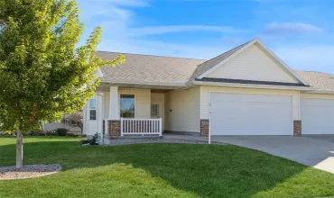 185 Ridge View Drive, Fairfax, Iowa 52228, 2 Bedrooms Bedrooms, ,2 BathroomsBathrooms,Residential,For Sale,Ridge View Drive,2406911