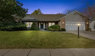 1712 Red Oak, Coralville, Iowa 52241, 4 Bedrooms Bedrooms, ,3 BathroomsBathrooms,Residential,For Sale,Red Oak,2407172