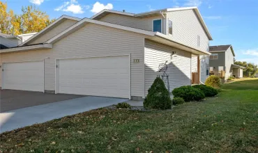 317 Antler, Marion, Iowa 52302, 2 Bedrooms Bedrooms, ,2 BathroomsBathrooms,Residential,For Sale,Antler,2407243