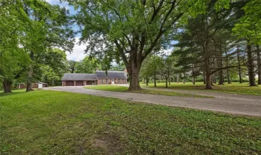 38948 Hwy 410, Strawberry Pt, Iowa 52076, 5 Bedrooms Bedrooms, ,3 BathroomsBathrooms,Residential,For Sale,Hwy 410,2407487