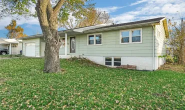 5 Bedrooms Bedrooms, ,2 BathroomsBathrooms,Residential,1335 G, Marion, Iowa 52302,2407536