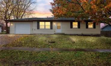 915 Prairie Ridge, North Liberty, Iowa 52317, 3 Bedrooms Bedrooms, 5 Rooms Rooms,1 BathroomBathrooms,Residential,For Sale,Prairie Ridge,2407665