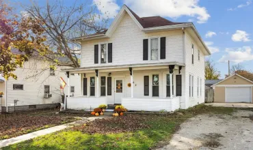 5 Bedrooms Bedrooms, 10 Rooms Rooms,1 BathroomBathrooms,Residential,503 Broadway, Springville, Iowa 52336,2407838