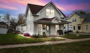 1428 J, Cedar Rapids, Iowa 52404, 2 Bedrooms Bedrooms, ,2 BathroomsBathrooms,Residential,For Sale,J,2407899