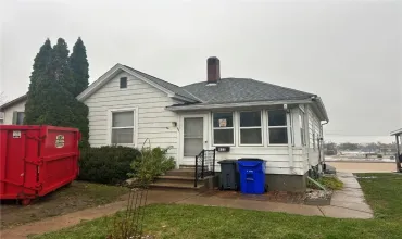 922 15th, Cedar Rapids, Iowa 52404, 2 Bedrooms Bedrooms, 4 Rooms Rooms,1 BathroomBathrooms,Residential,For Sale,15th,2407987