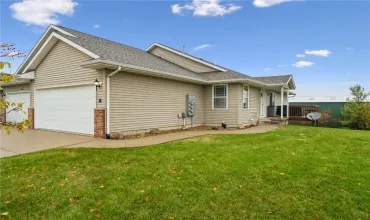 4134 31st, Cedar Rapids, Iowa 52404, 2 Bedrooms Bedrooms, ,2 BathroomsBathrooms,Residential,For Sale,31st,2407992