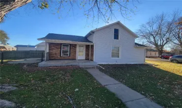 888 Howard, Marengo, Iowa 52301, 3 Bedrooms Bedrooms, 7 Rooms Rooms,1 BathroomBathrooms,Residential,For Sale,Howard,2408018