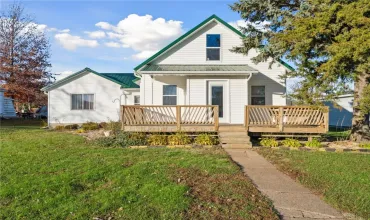 308 8th, Clarence, Iowa 52216, 2 Bedrooms Bedrooms, ,1 BathroomBathrooms,Residential,For Sale,8th,2408034