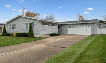 5015 Rich Mar, Cedar Rapids, Iowa 52405, 2 Bedrooms Bedrooms, 9 Rooms Rooms,2 BathroomsBathrooms,Residential,For Sale,Rich Mar,2407995