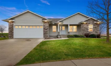 5102 Cotton, Cedar Rapids, Iowa 52404, 5 Bedrooms Bedrooms, ,3 BathroomsBathrooms,Residential,For Sale,Cotton,2407944