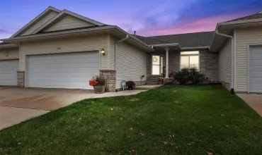 3405 Stoneview, Cedar Rapids, Iowa 52404, 2 Bedrooms Bedrooms, ,2 BathroomsBathrooms,Residential,For Sale,Stoneview,2408064