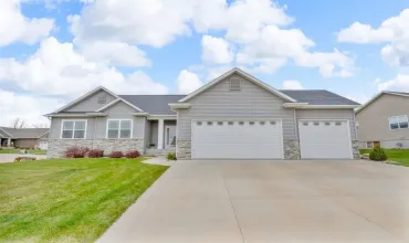 2507 Prairie Walk, Cedar Rapids, Iowa 52405, 3 Bedrooms Bedrooms, ,2 BathroomsBathrooms,Residential,For Sale,Prairie Walk,2408069