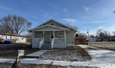 521 3rd, Oelwein, Iowa 50662, 2 Bedrooms Bedrooms, ,1 BathroomBathrooms,Residential,For Sale,3rd,2408188