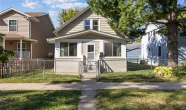 708 7th, Cedar Rapids, Iowa 52404, 3 Bedrooms Bedrooms, ,1 BathroomBathrooms,Residential,For Sale,7th,2406929