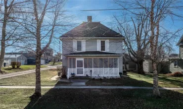 810 4th, Vinton, Iowa 52349, 3 Bedrooms Bedrooms, ,1 BathroomBathrooms,Residential,For Sale,4th,2408170