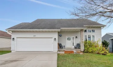 415 Sheffield, Cedar Rapids, Iowa 52402, 3 Bedrooms Bedrooms, ,2 BathroomsBathrooms,Residential,For Sale,Sheffield,2408041