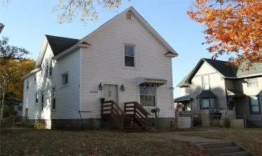 1527 4th, Cedar Rapids, Iowa 52403, 3 Bedrooms Bedrooms, ,2 BathroomsBathrooms,Residential,For Sale,4th,2407417