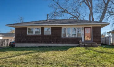 906 Harold, Cedar Rapids, Iowa 52403, 3 Bedrooms Bedrooms, 7 Rooms Rooms,1 BathroomBathrooms,Residential,For Sale,Harold,2407945