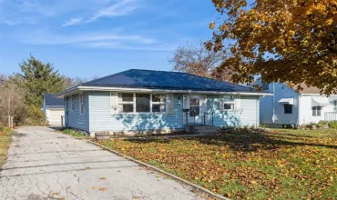 3650 Johnson, Cedar Rapids, Iowa 52405, 3 Bedrooms Bedrooms, 8 Rooms Rooms,1 BathroomBathrooms,Residential,For Sale,Johnson,2407956