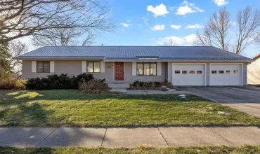 2305 Macbride Drive, Iowa City, Iowa 52246, 4 Bedrooms Bedrooms, ,3 BathroomsBathrooms,Residential,For Sale,Macbride Drive,202406653