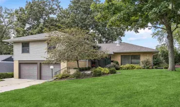 317 Windsor Dr, Iowa City, Iowa 52245, 5 Bedrooms Bedrooms, ,3 BathroomsBathrooms,Residential,For Sale,Windsor Dr,202406707