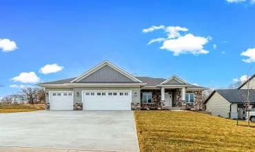 5419 Seminole Valley Trl NE, Cedar Rapids, Iowa 52411, 5 Bedrooms Bedrooms, ,3 BathroomsBathrooms,Residential,For Sale,Seminole Valley Trl NE,202406746