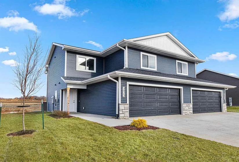 3 Bedrooms Bedrooms, 0 ,2 BathroomsBathrooms,Residential,3423 Holderness Rd, Coralville, Iowa 52241,202406704